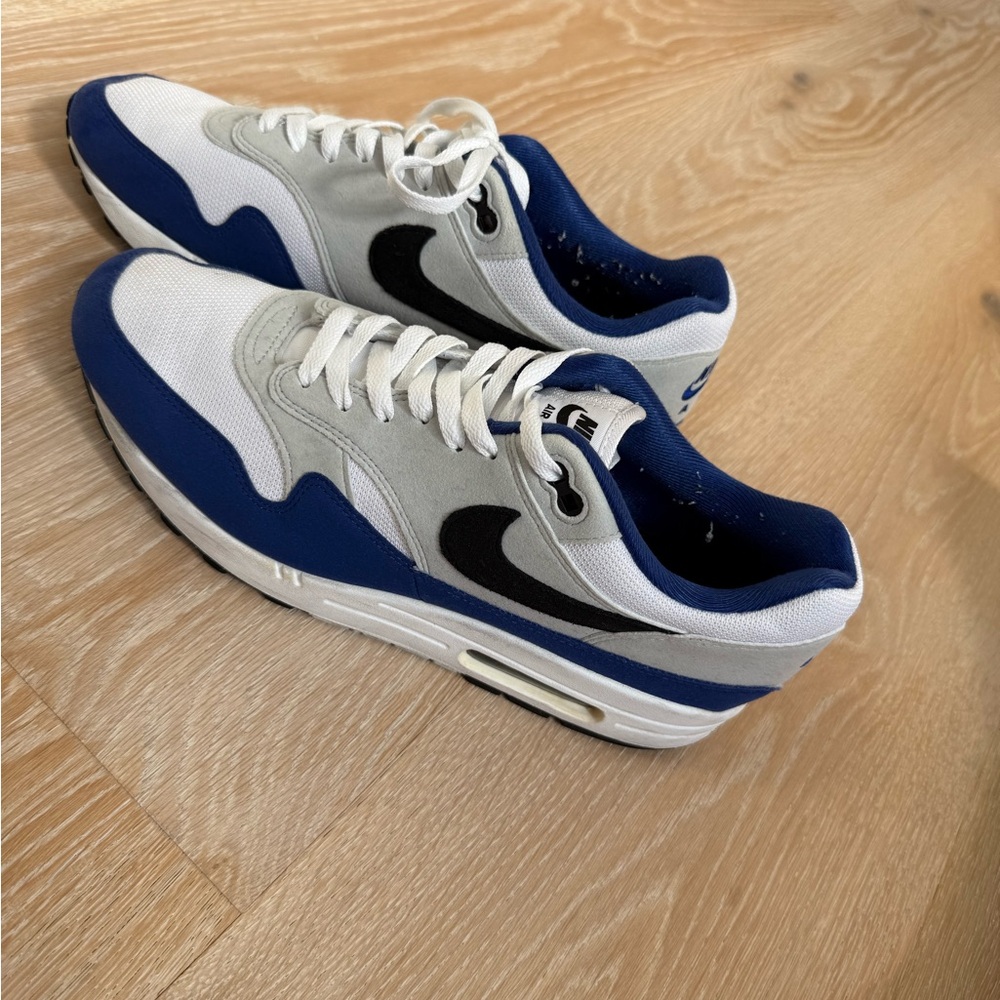 Nike Air Max Men's Blue and White Sneakers Size 11.5